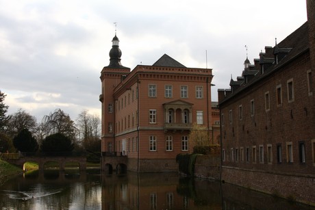 schloss-gracht