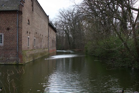 schloss-gracht