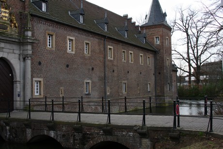 schloss-gracht