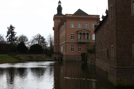 schloss-gracht