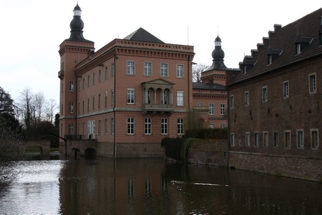 schloss-gracht