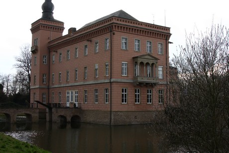 schloss-gracht