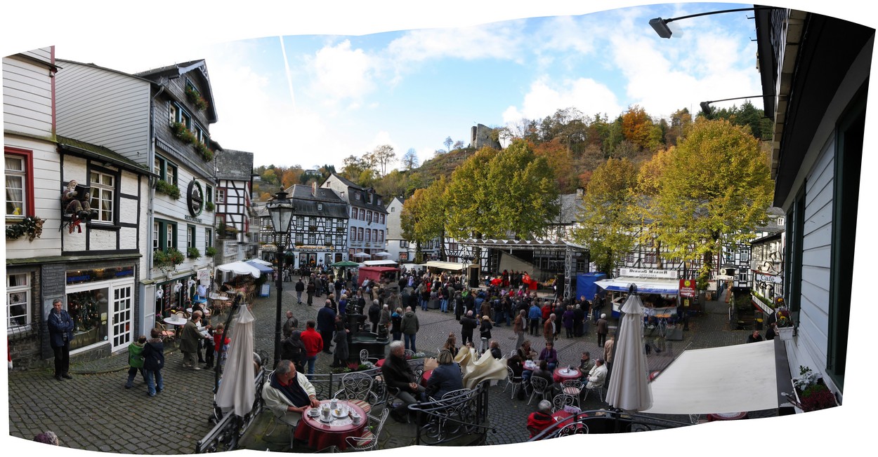 Monschau im Herbst